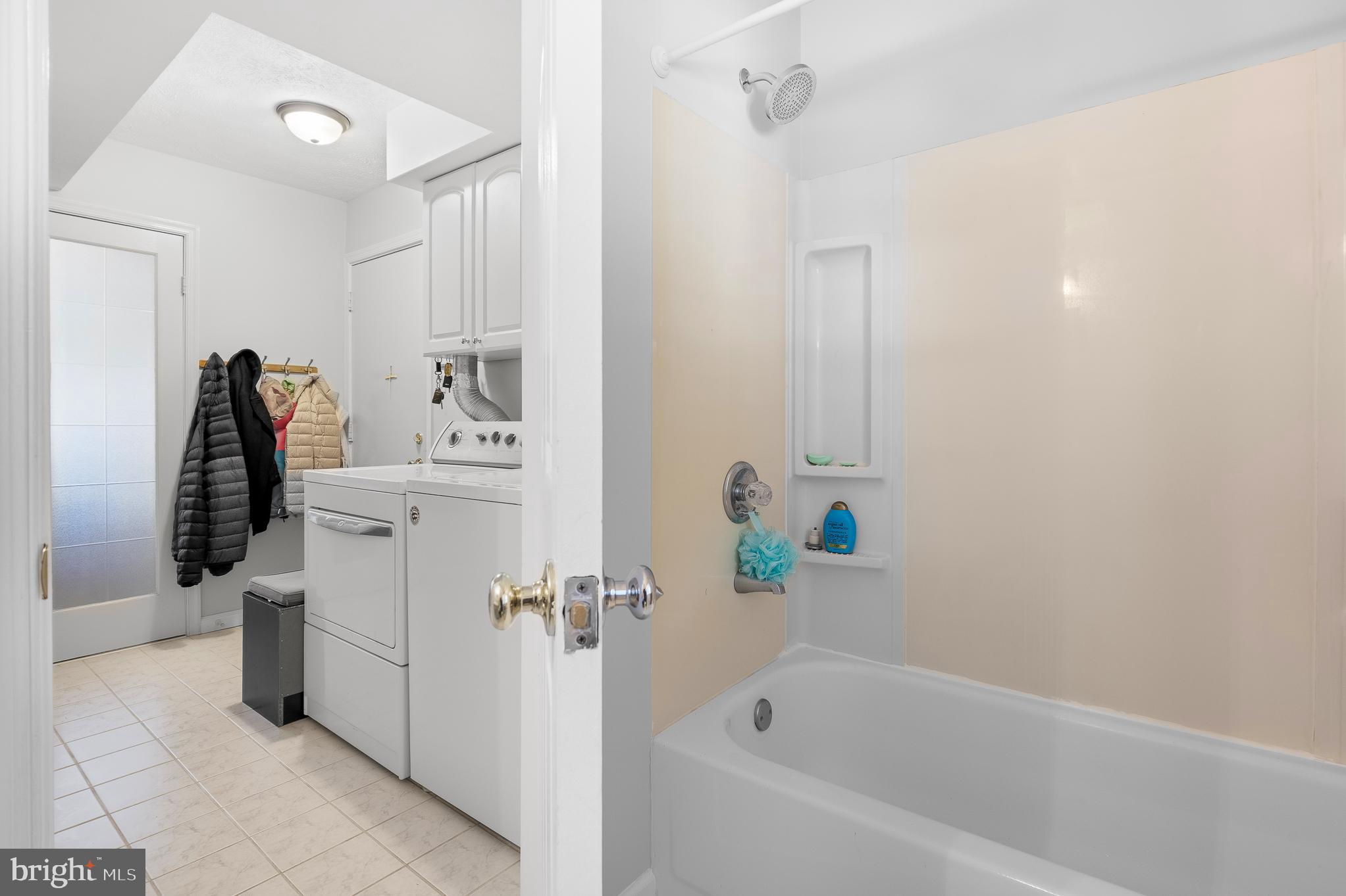 OAK SPRINGS - Residential