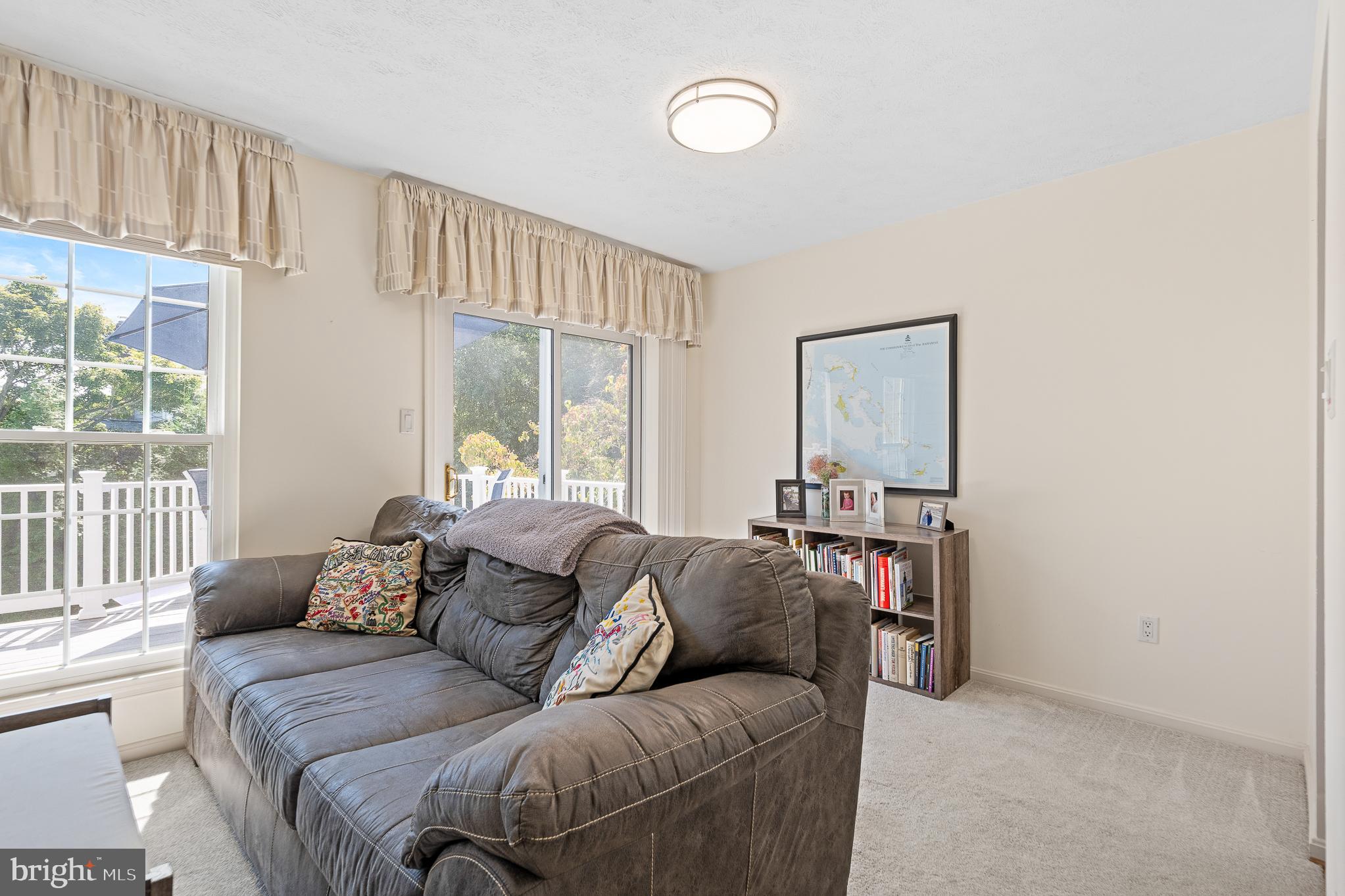 OAK SPRINGS - Residential