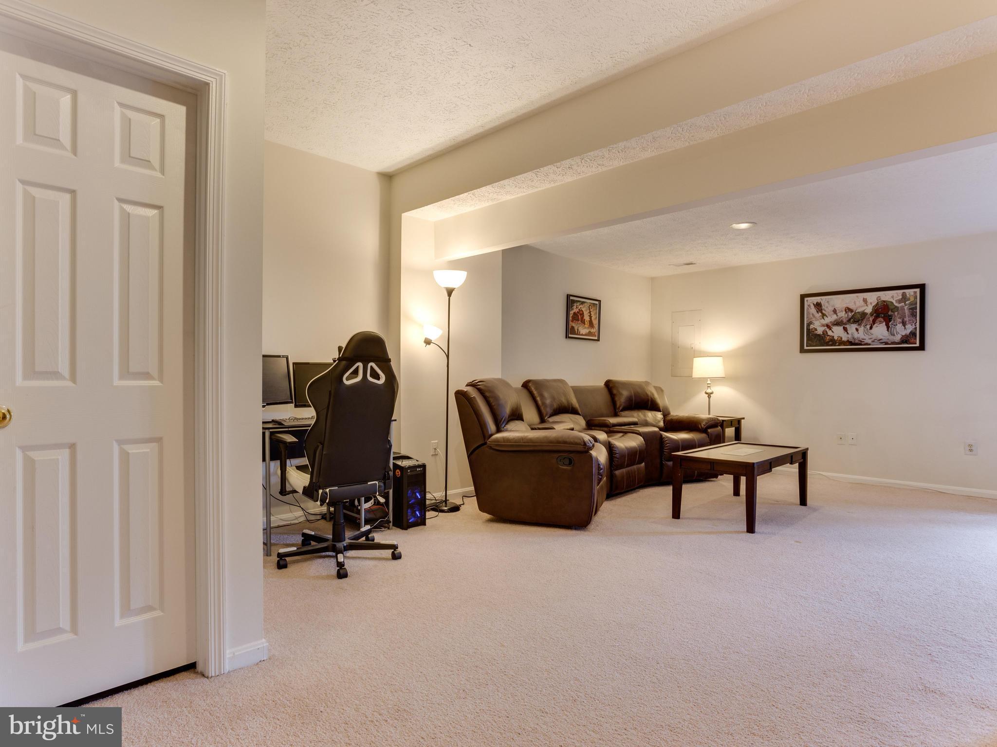 ASHBURN FARM - Residential