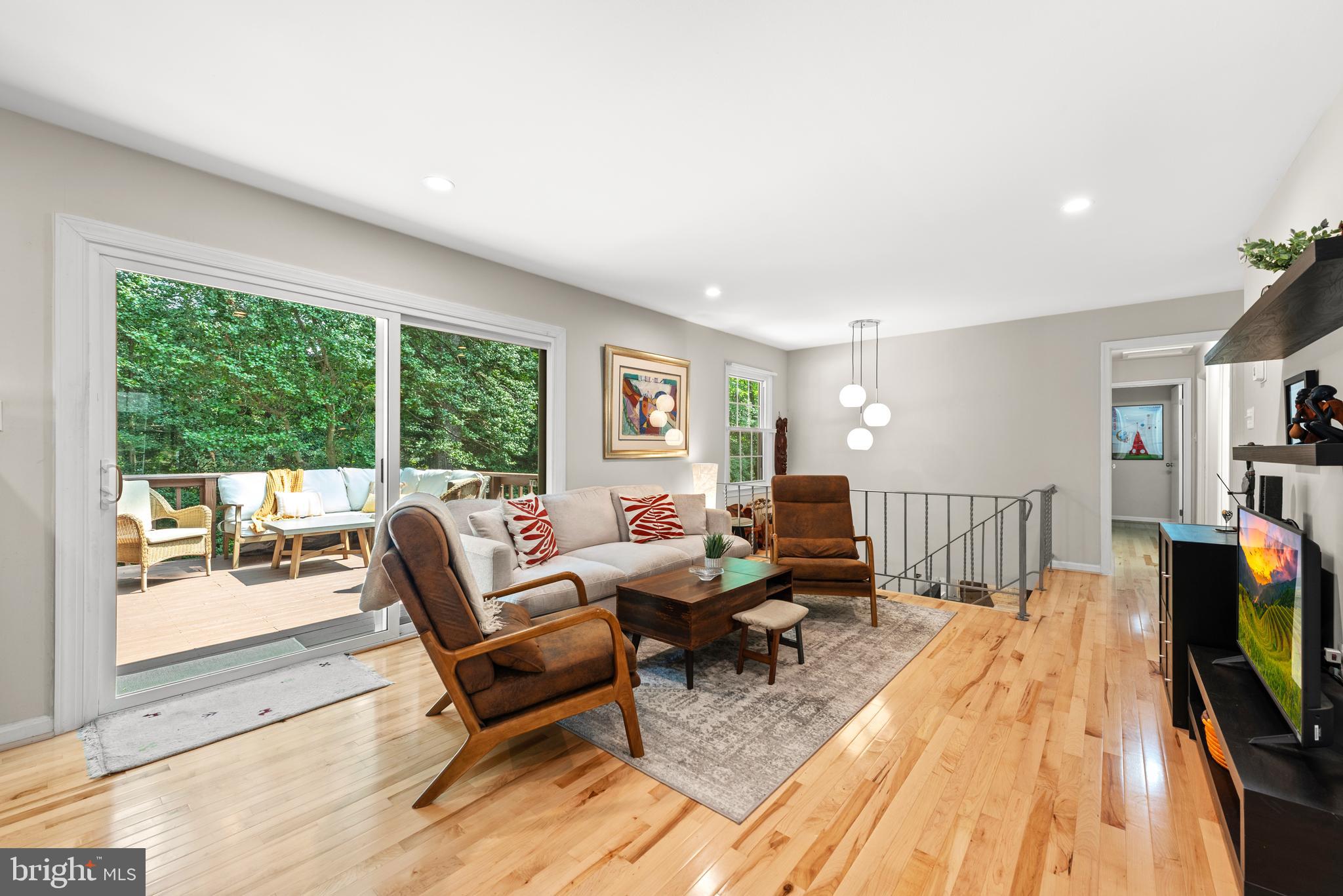 RESTON - Residential