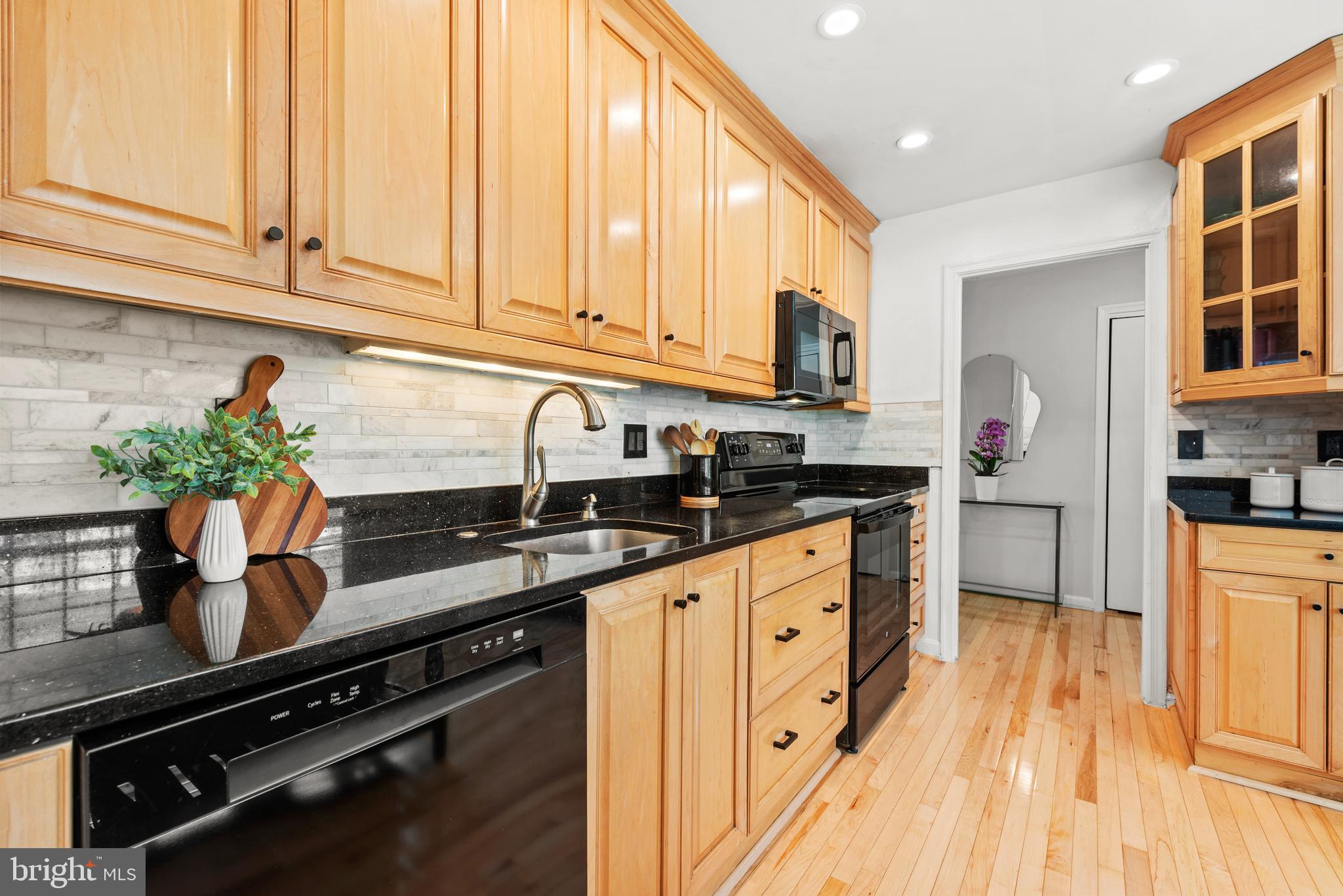 RESTON - Residential