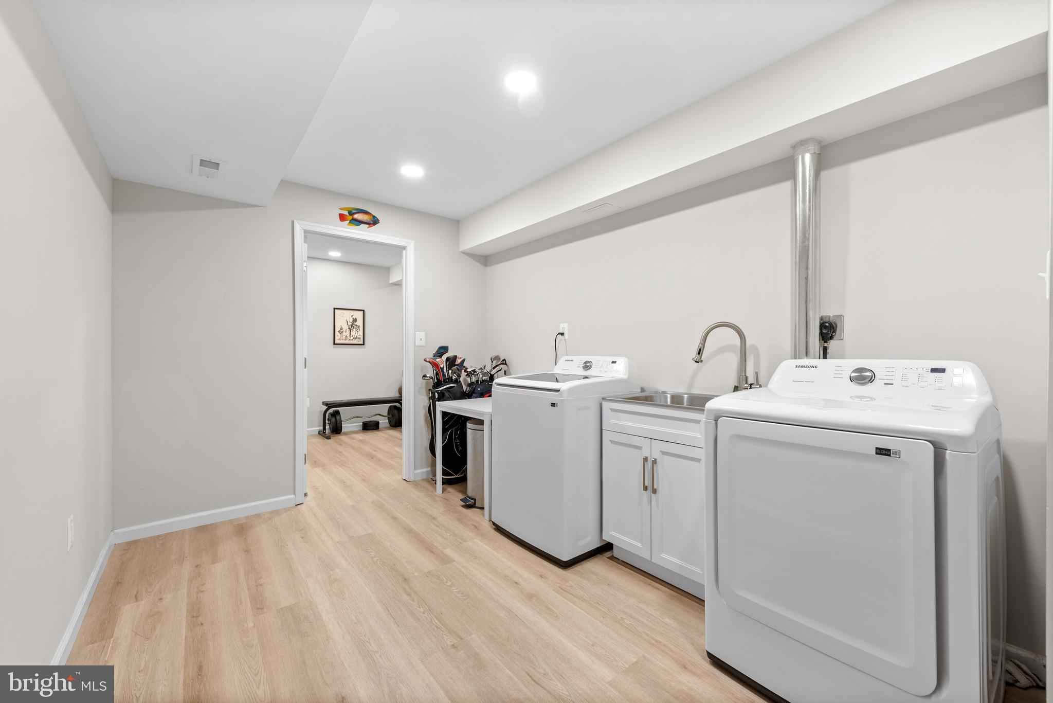 RESTON - Residential