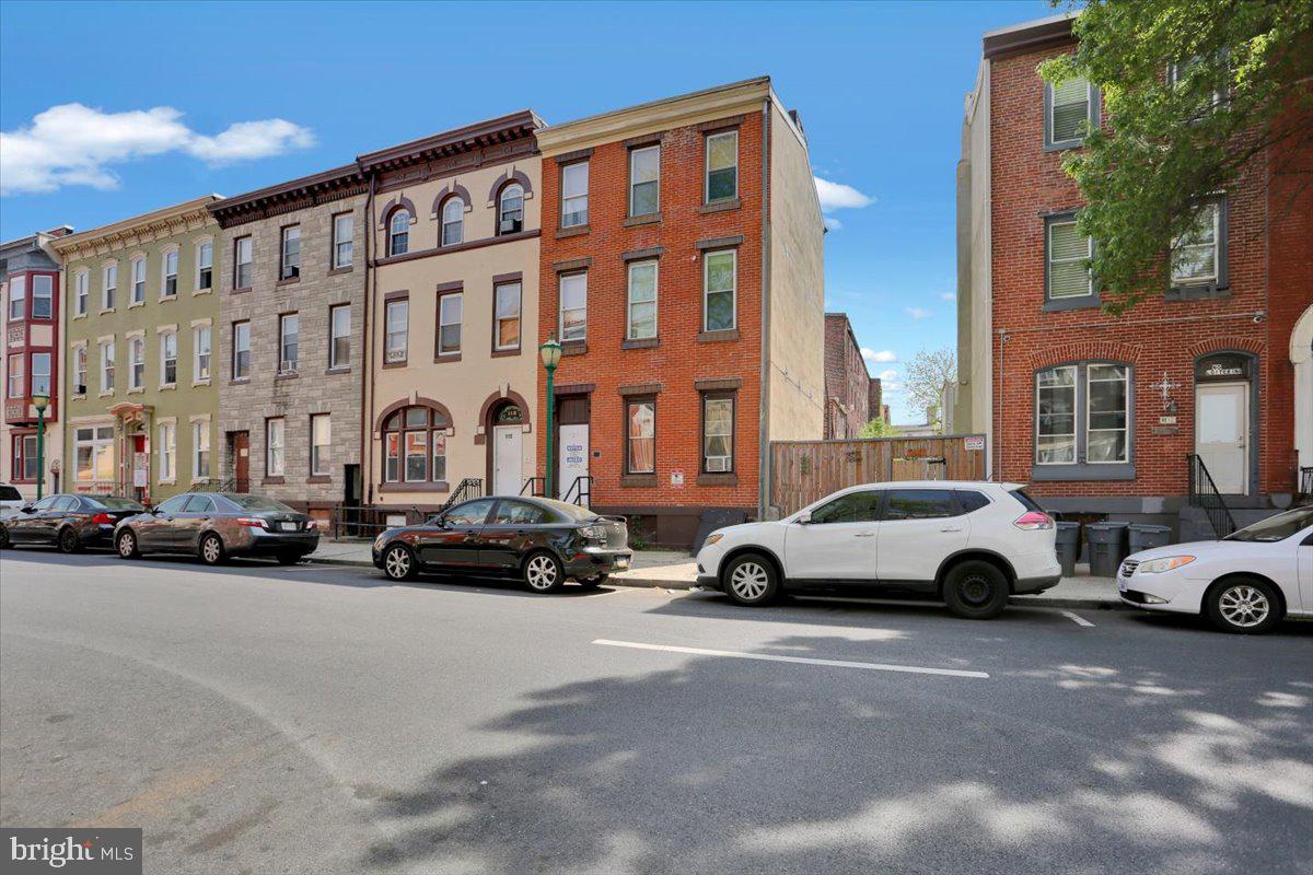 121 S 6TH STREET