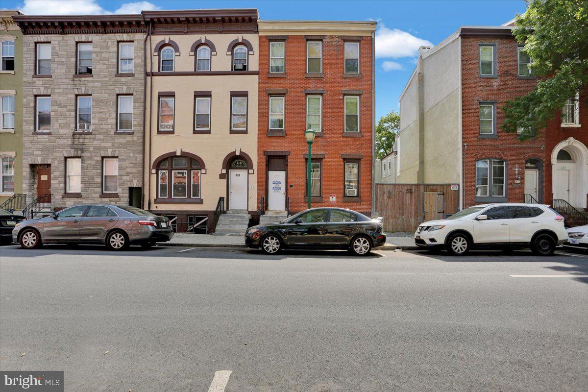 121 S 6TH STREET