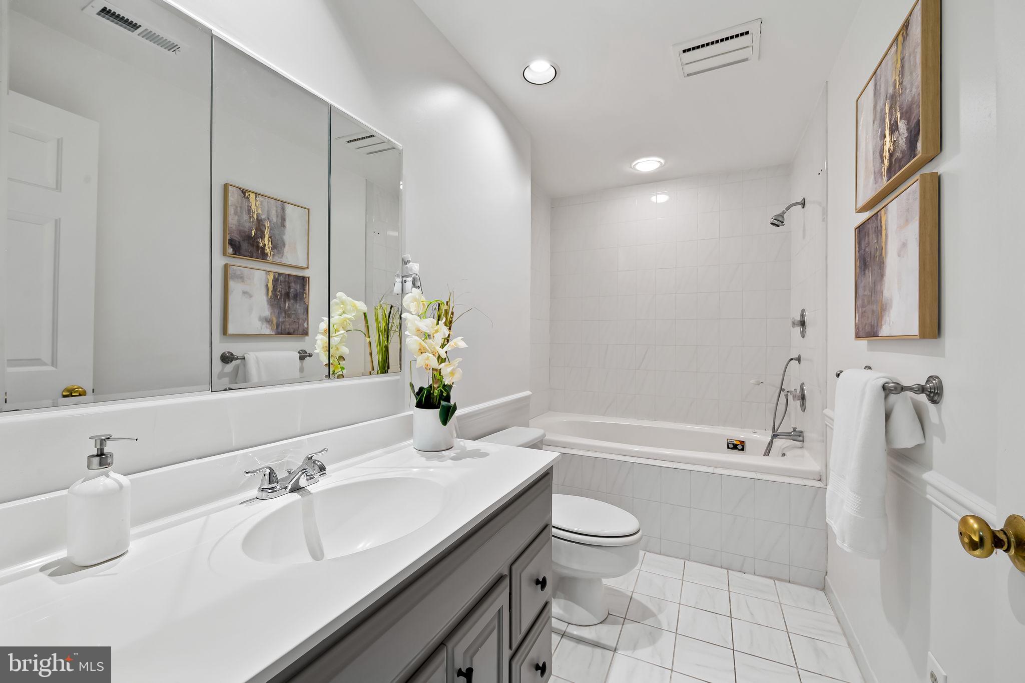 LAURELFORD - Residential