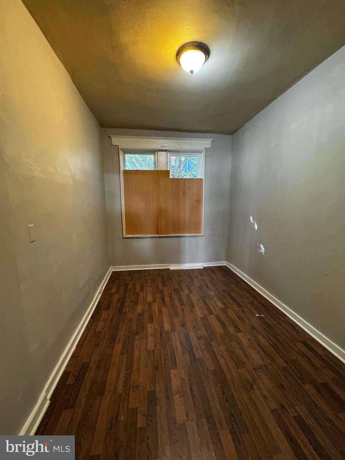 1942 S ITHAN STREET