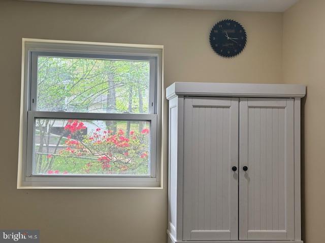 COUNTRY CLUB VIEW - Residential Lease