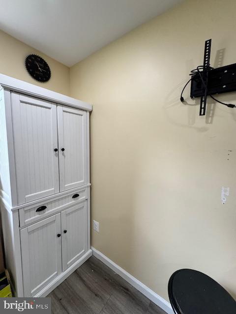 COUNTRY CLUB VIEW - Residential Lease