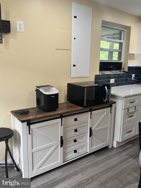 COUNTRY CLUB VIEW - Residential Lease