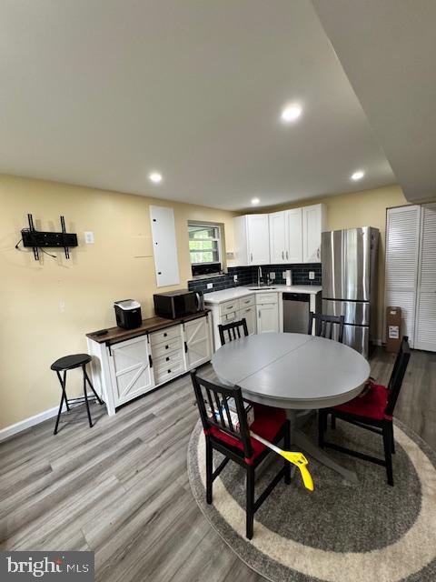 COUNTRY CLUB VIEW - Residential Lease