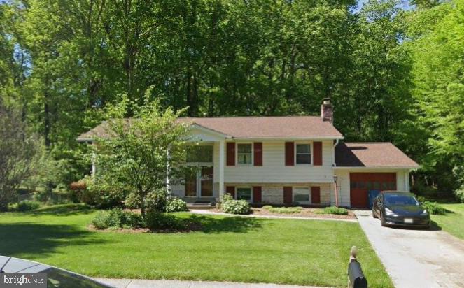 COUNTRY CLUB VIEW - Residential Lease