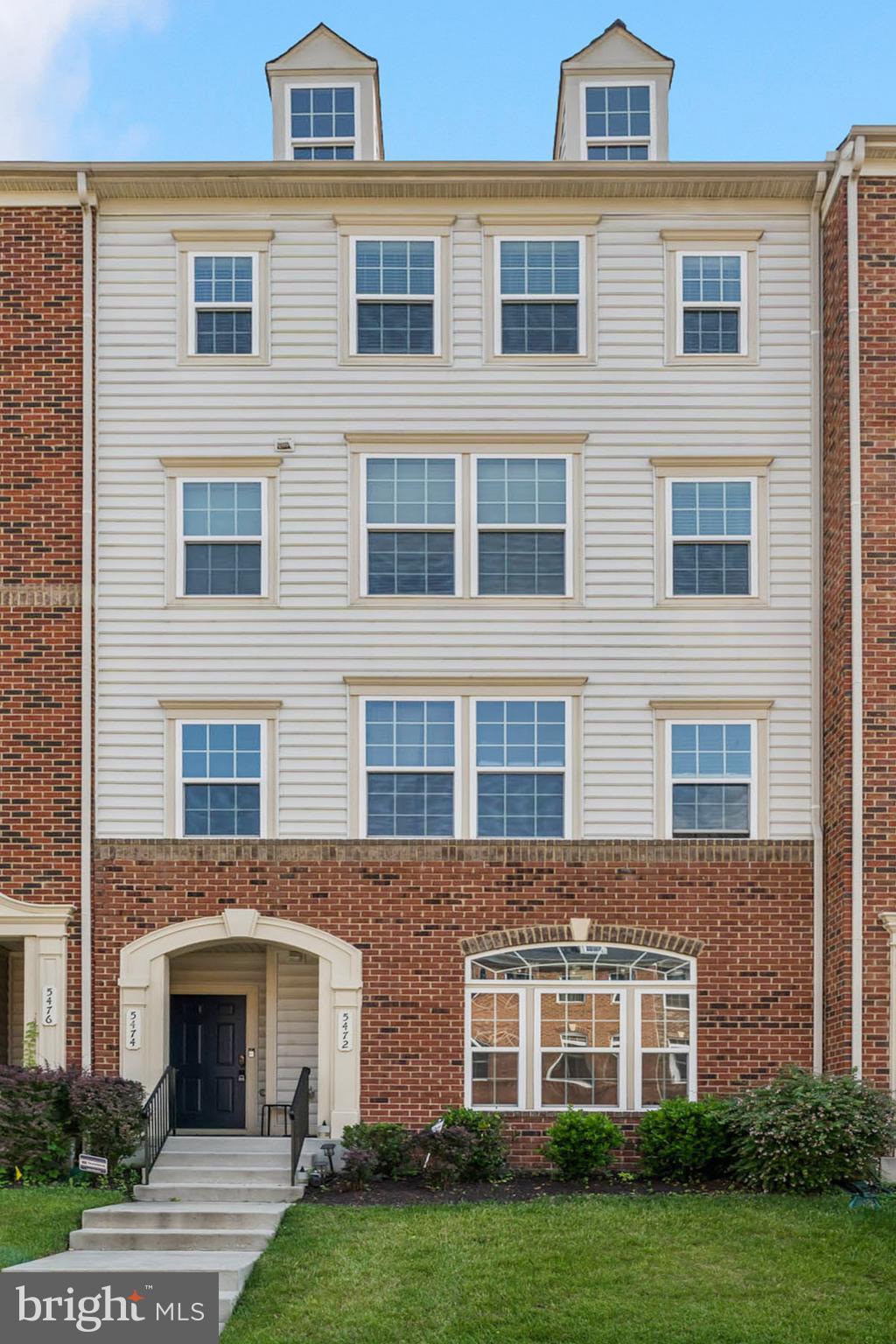5474 STREAM BANK LANE