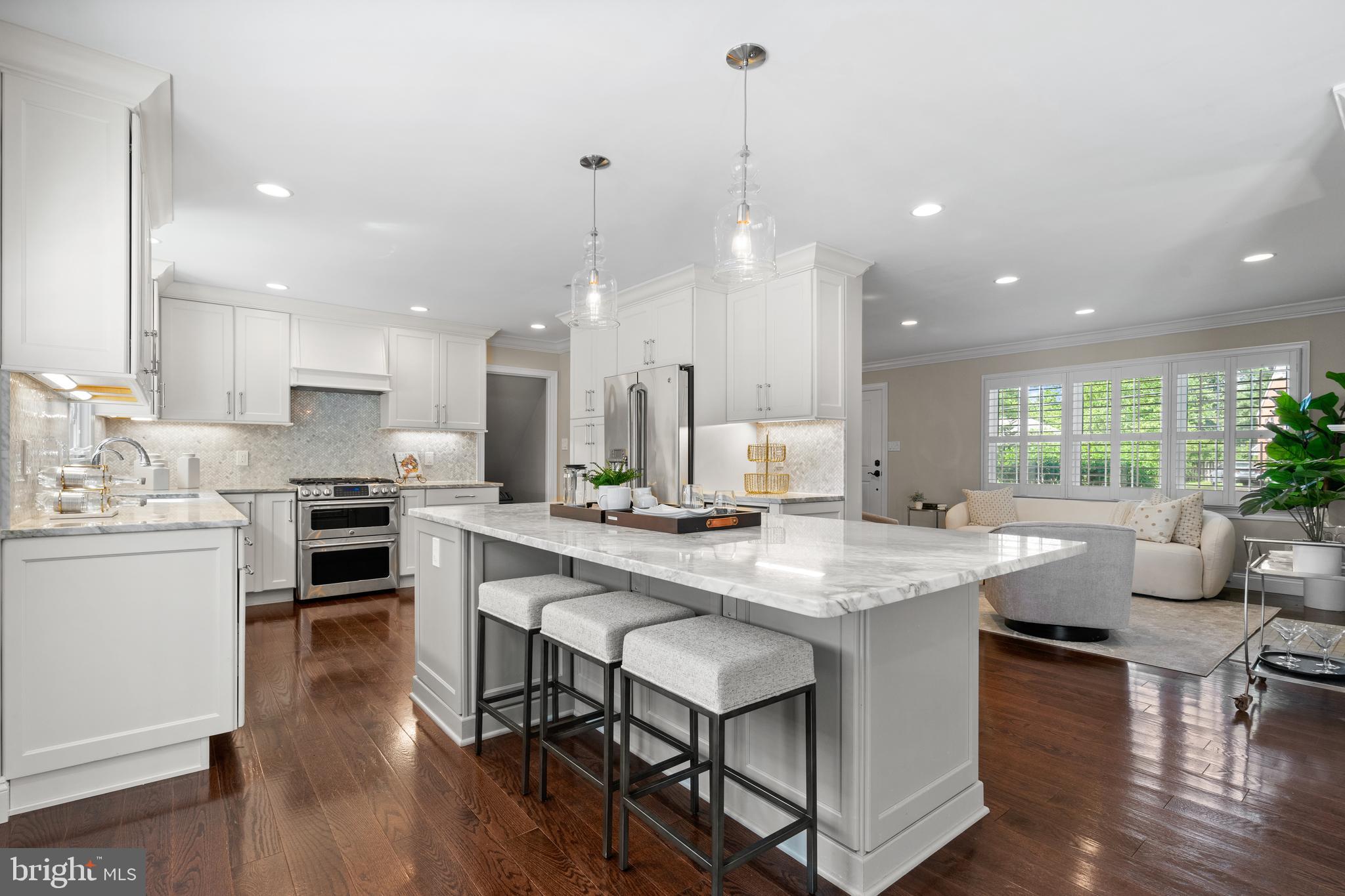 WAYNEWOOD - Residential