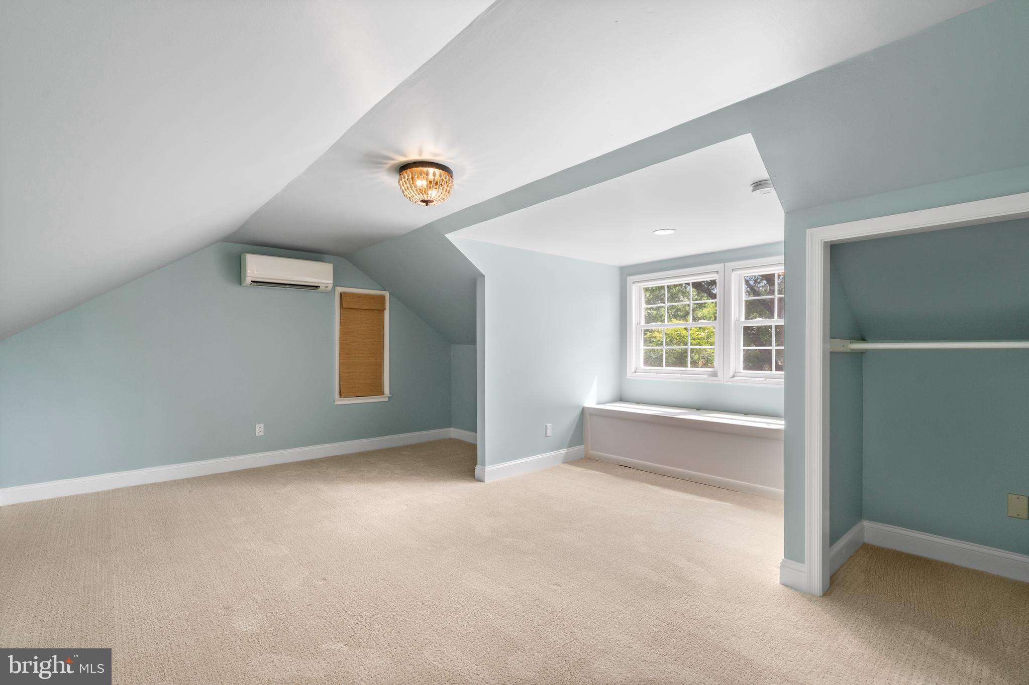 WAYNEWOOD - Residential