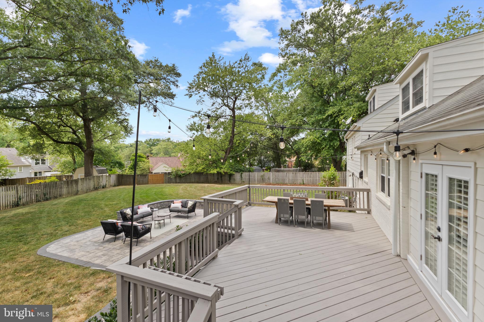 WAYNEWOOD - Residential