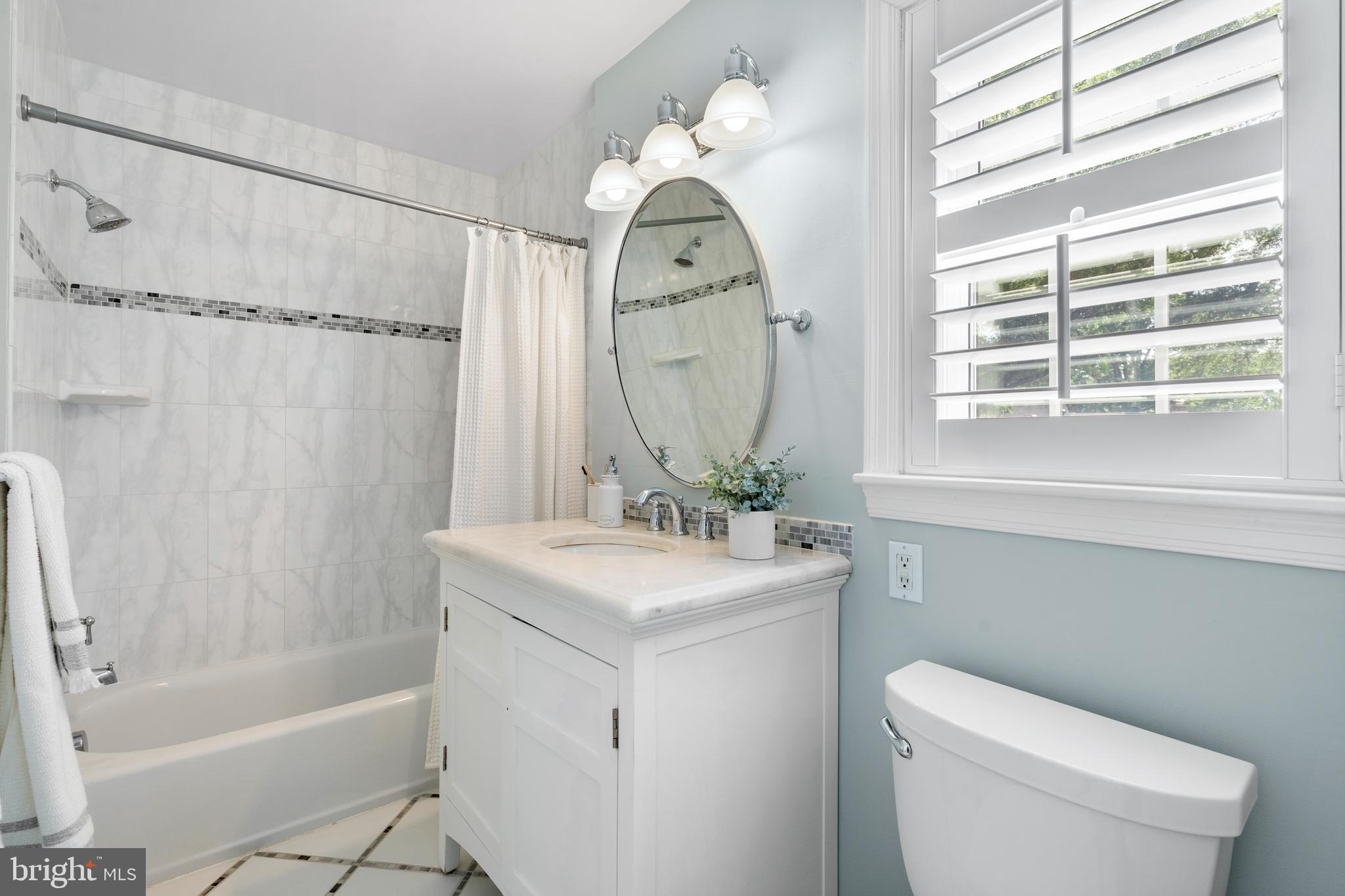 WAYNEWOOD - Residential