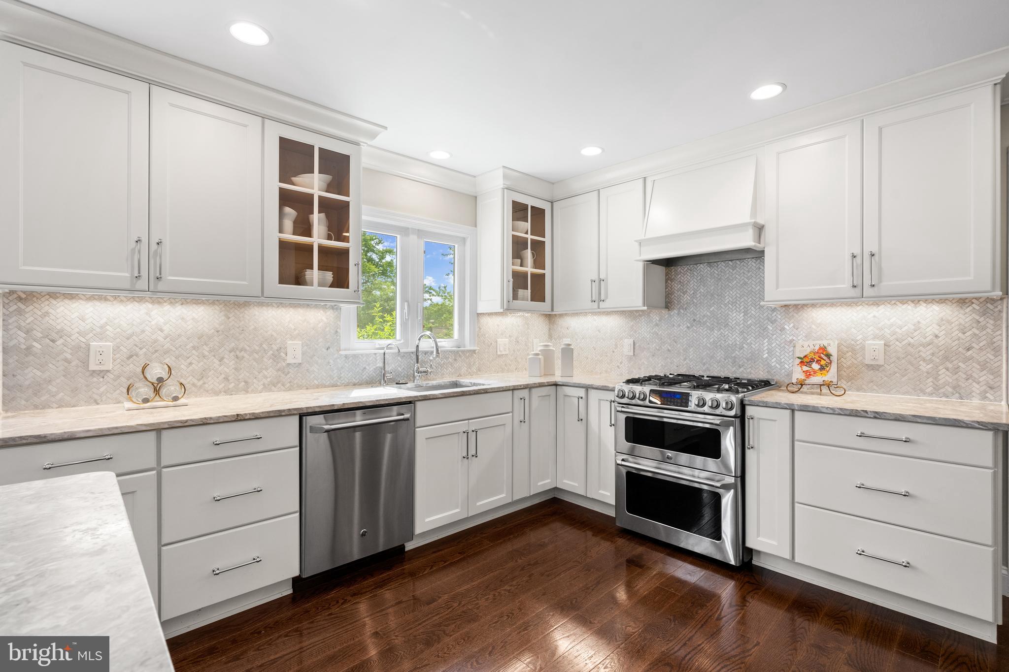 WAYNEWOOD - Residential