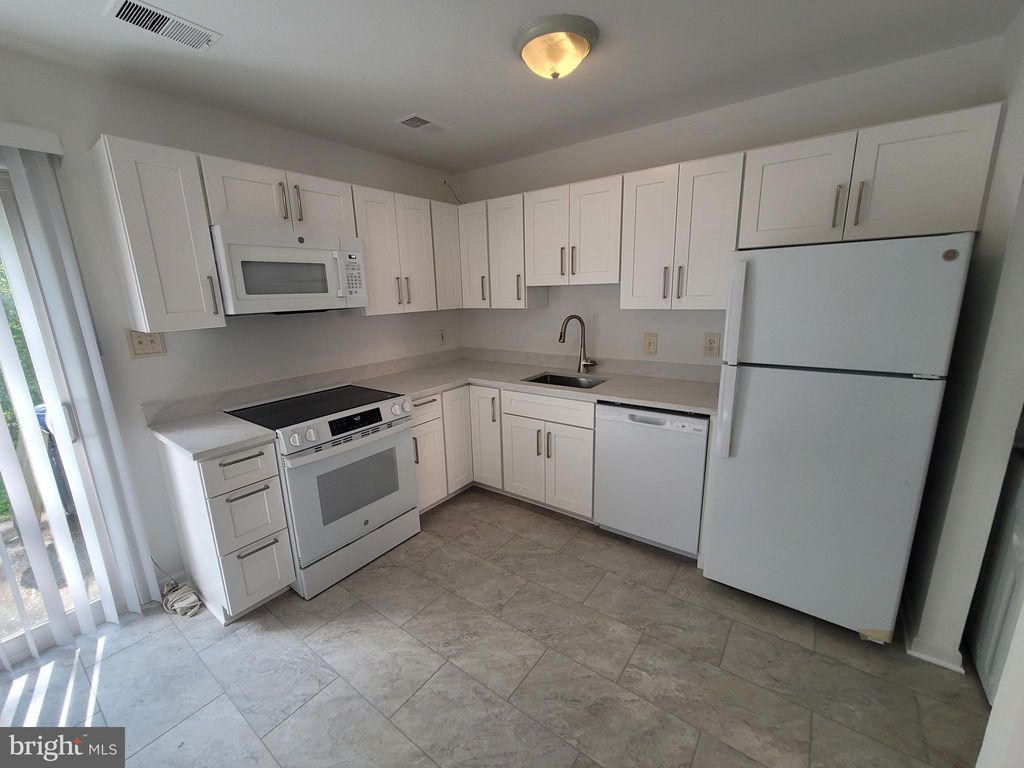 Photo of 133 Merryman Court #17, ANNAPOLIS, MD 21401 (MLS # MDAA2143388)