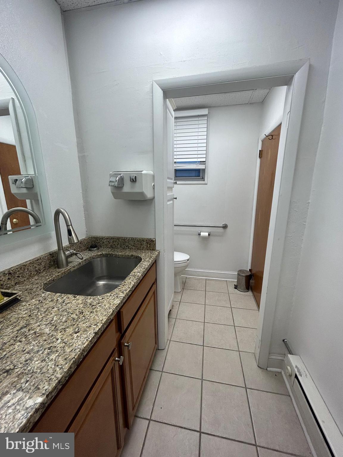 CONSHOHOCKEN - Commercial Lease