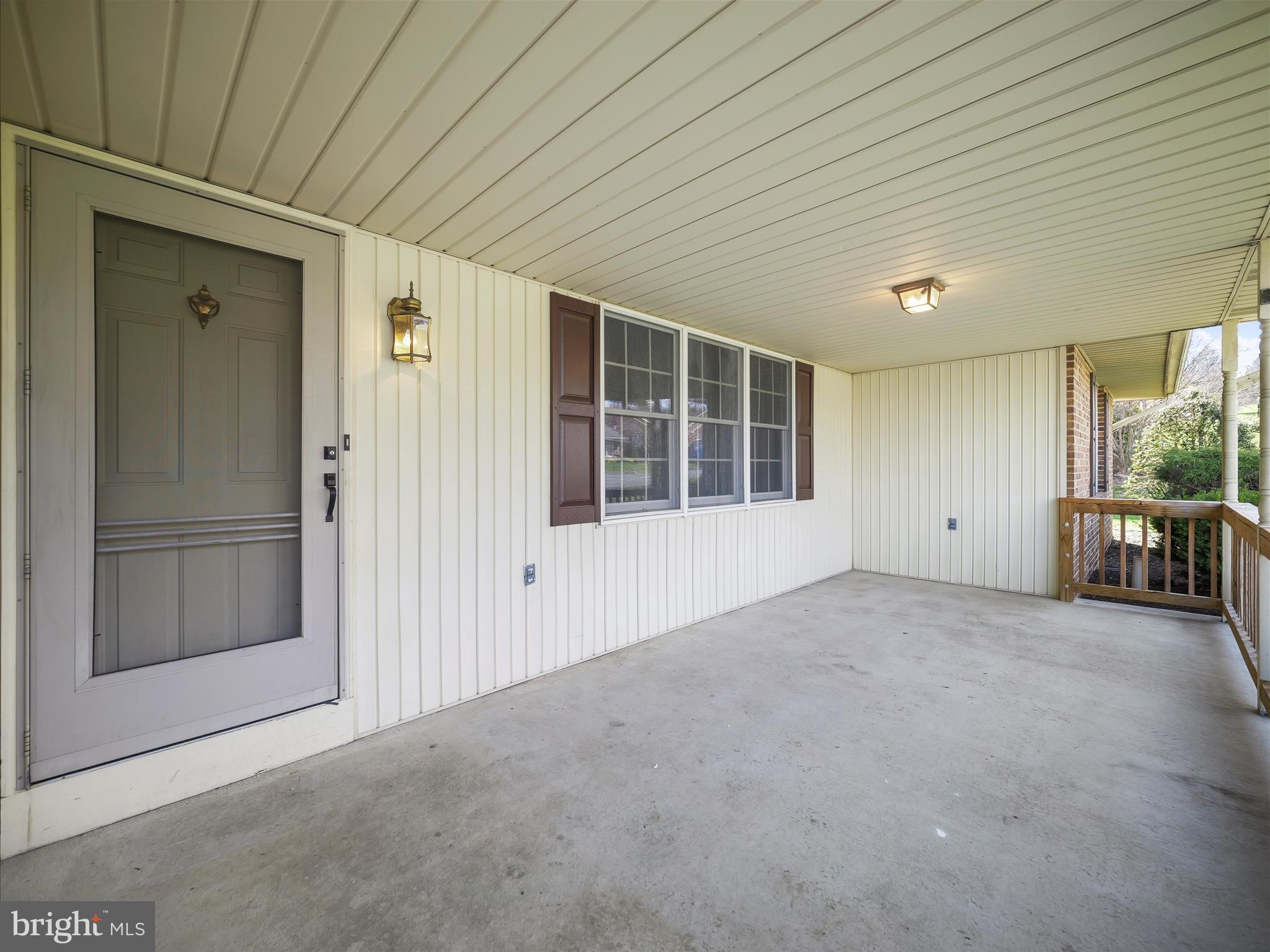 WOODCREST - Residential Lease