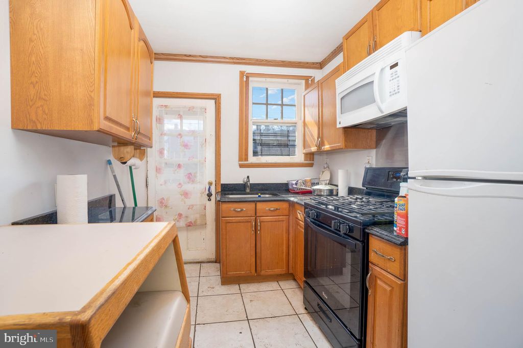 Photo of 818 OCEAN AVE, LANCASTER, PA 17603 (MLS # PALA2030952)