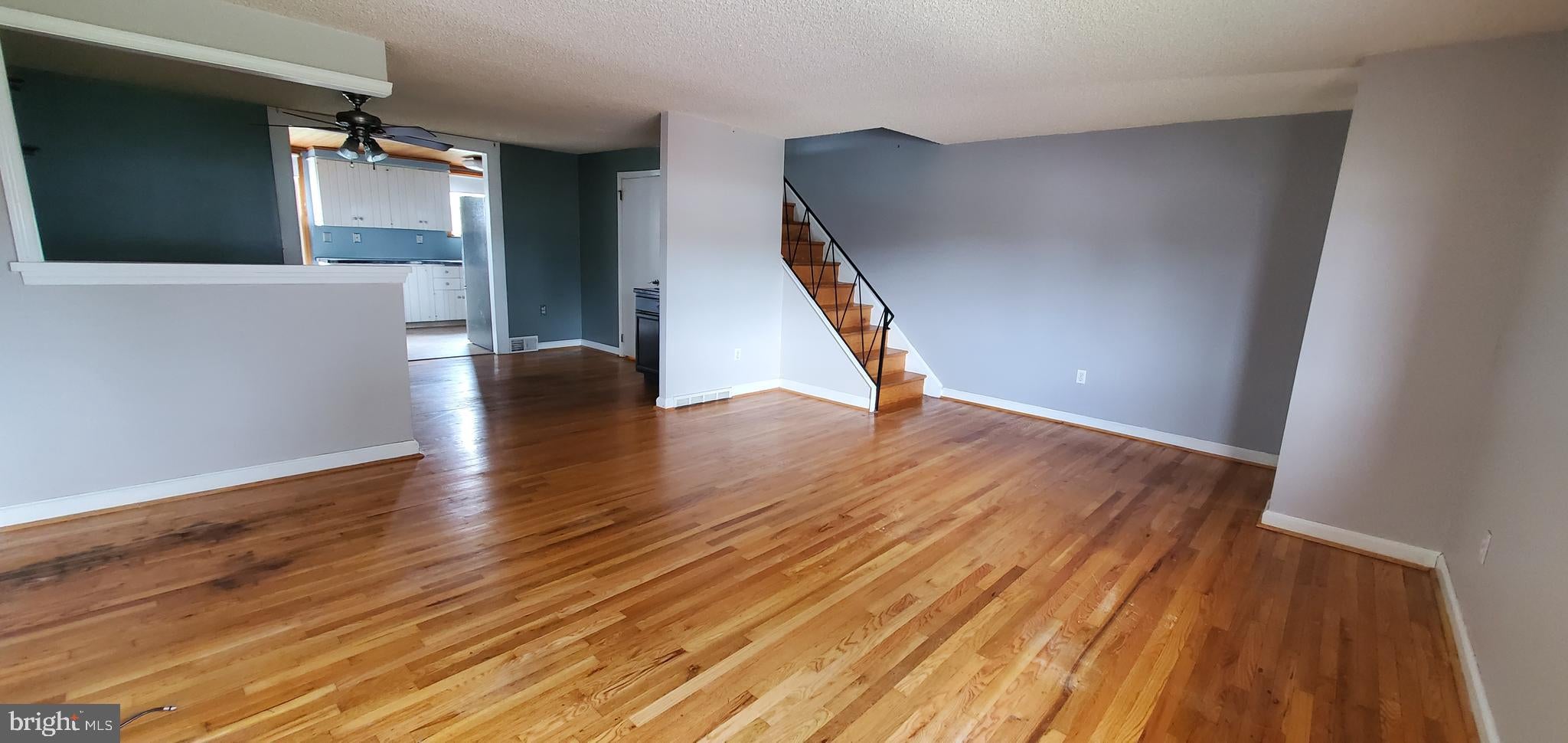 4401 DEERPATH LANE