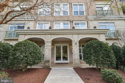 810 Belmont Bay Drive Unit 102, Woodbridge, VA MLS: VAPW2091658