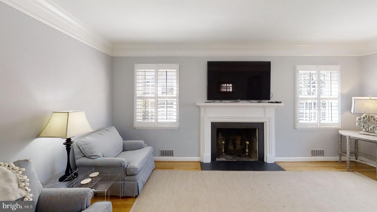 BEVERLEY HILLS - Residential Lease