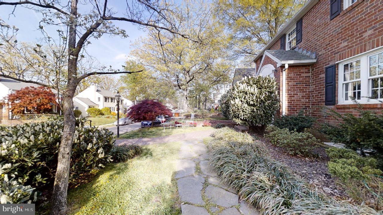 BEVERLEY HILLS - Residential Lease