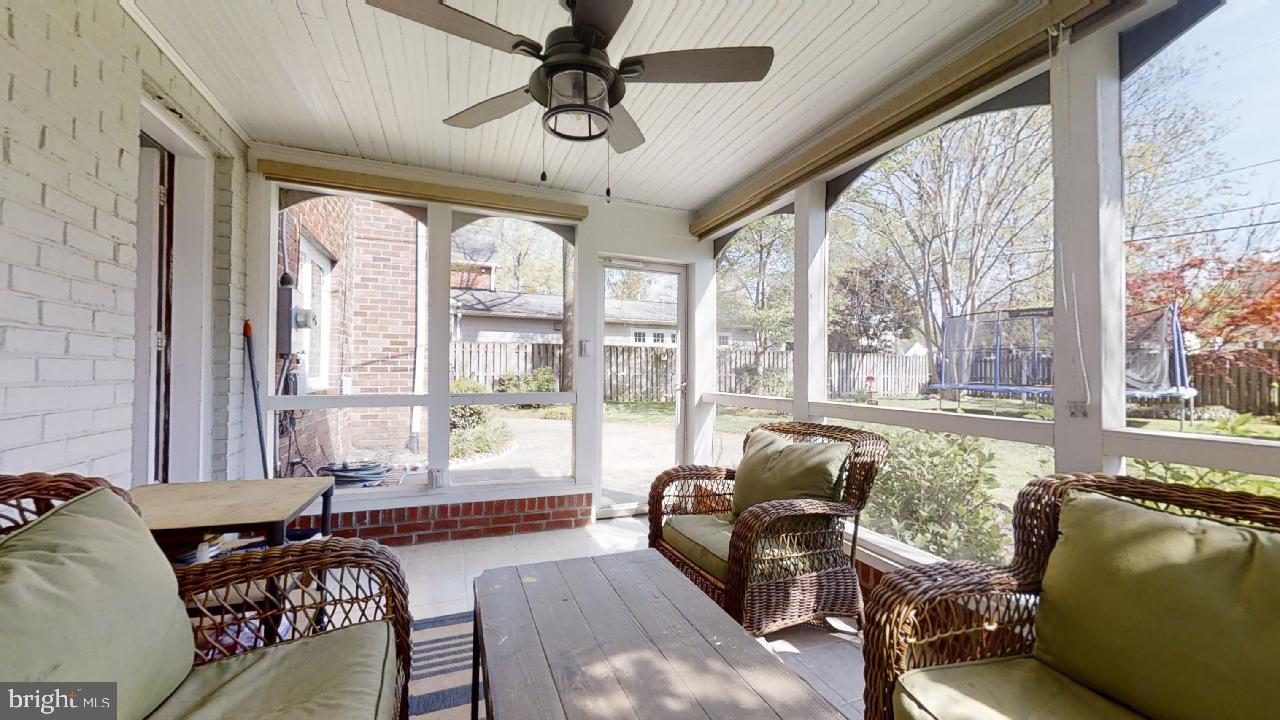 BEVERLEY HILLS - Residential Lease