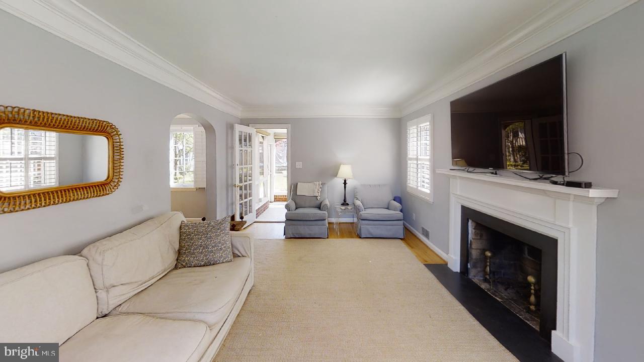 BEVERLEY HILLS - Residential Lease