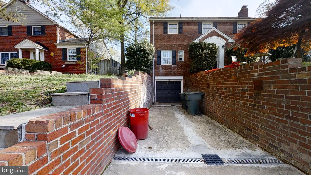 BEVERLEY HILLS - Residential Lease