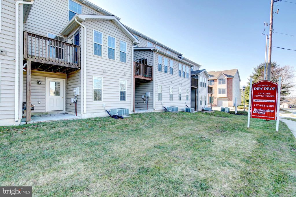 Photo of 10 Shady Tree Court, YORK, PA 17402 (MLS # PAYK2100548)