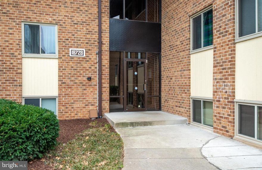 Welcome to  18728 Walkers Choice Rd Unit # 2  lower level  Not FHA  approve 
As is conditions, really good conditions, new water proof floor, new appliances  convenient located  , close to shopping center , and  bus stop and 270 . ETC