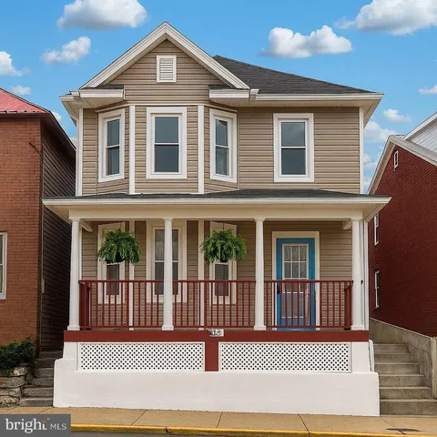 633 N Queen Street, Martinsburg, WV 25404 - #: WVBE2046074