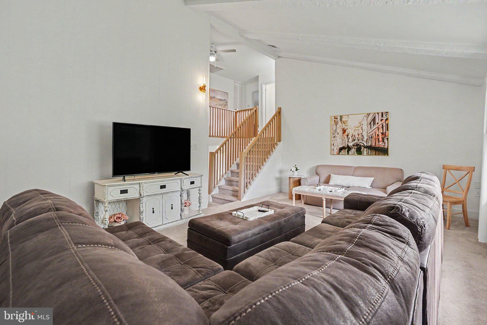 CEDAR CLIFF MANOR - Residential