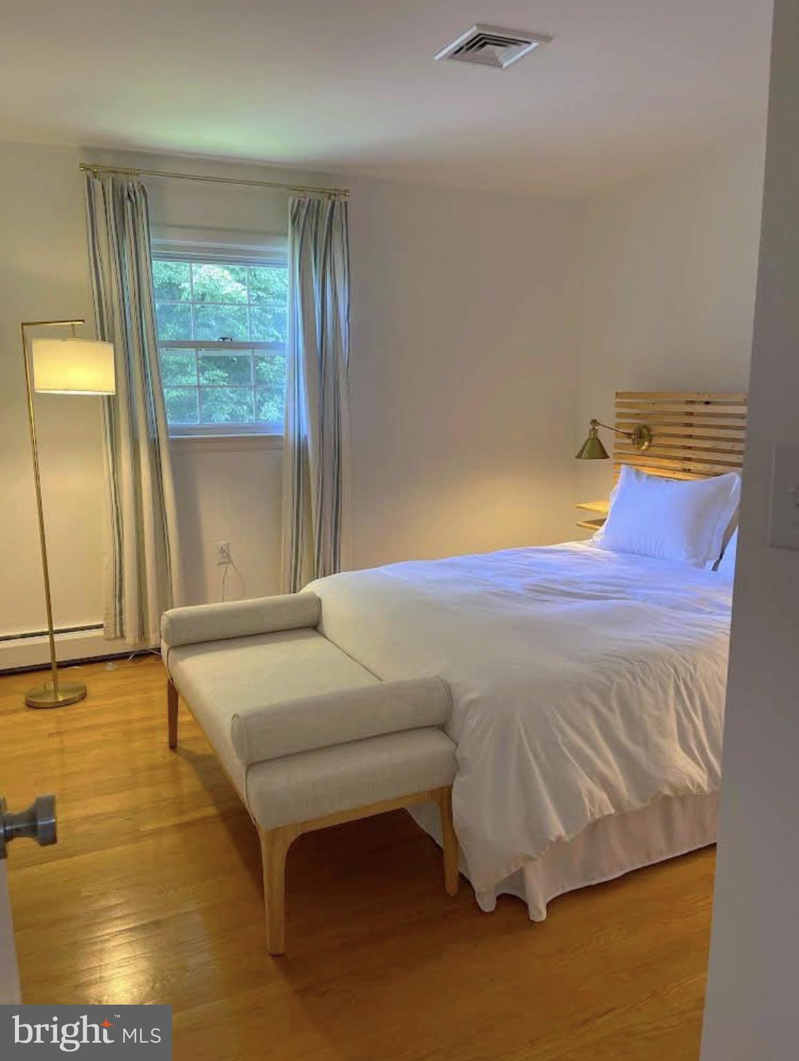 CEDAR CLIFF MANOR - Residential