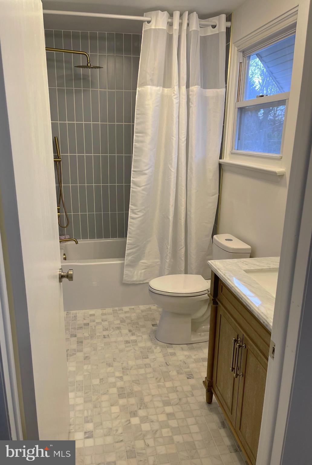 CEDAR CLIFF MANOR - Residential