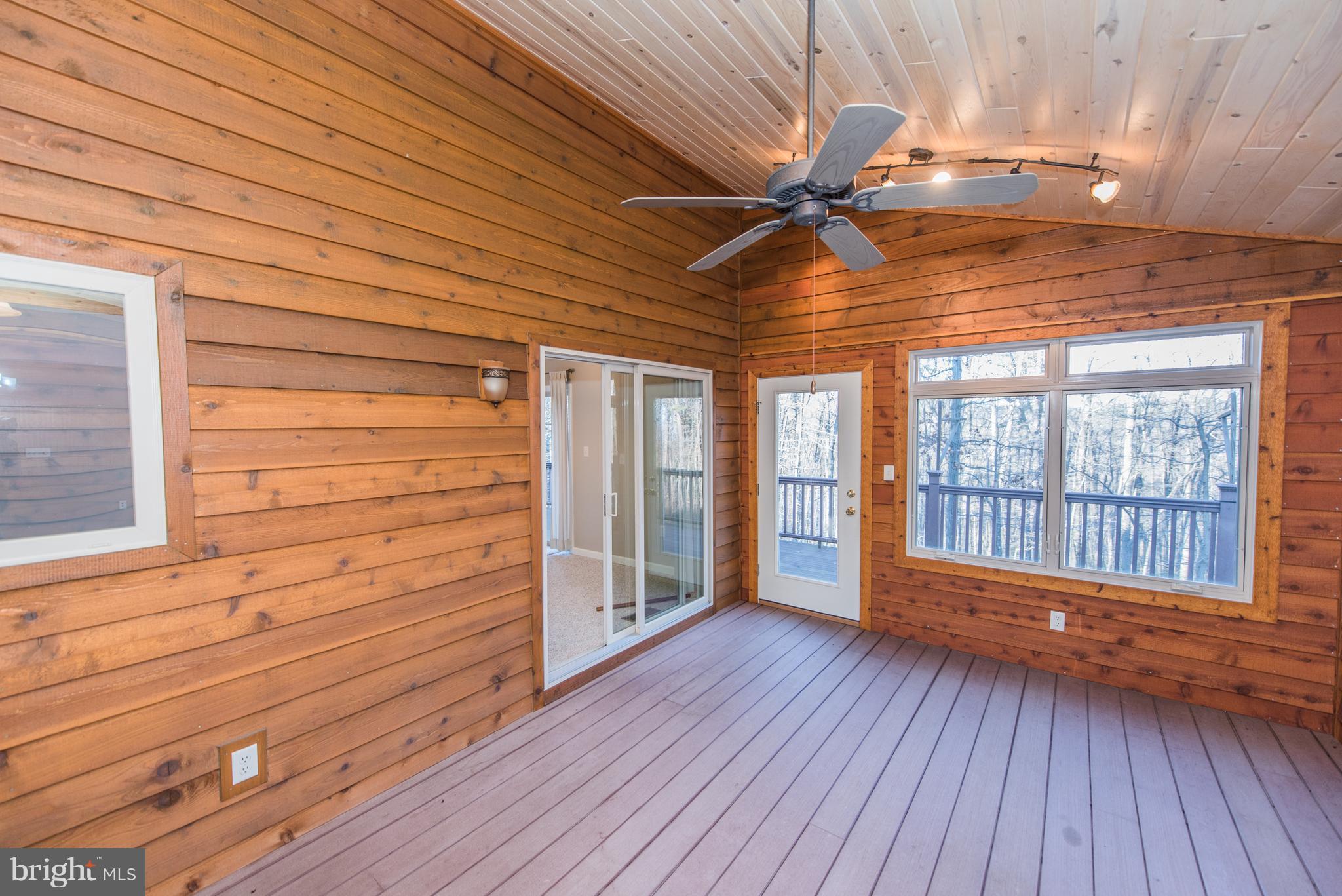 THE WOODS - Residential