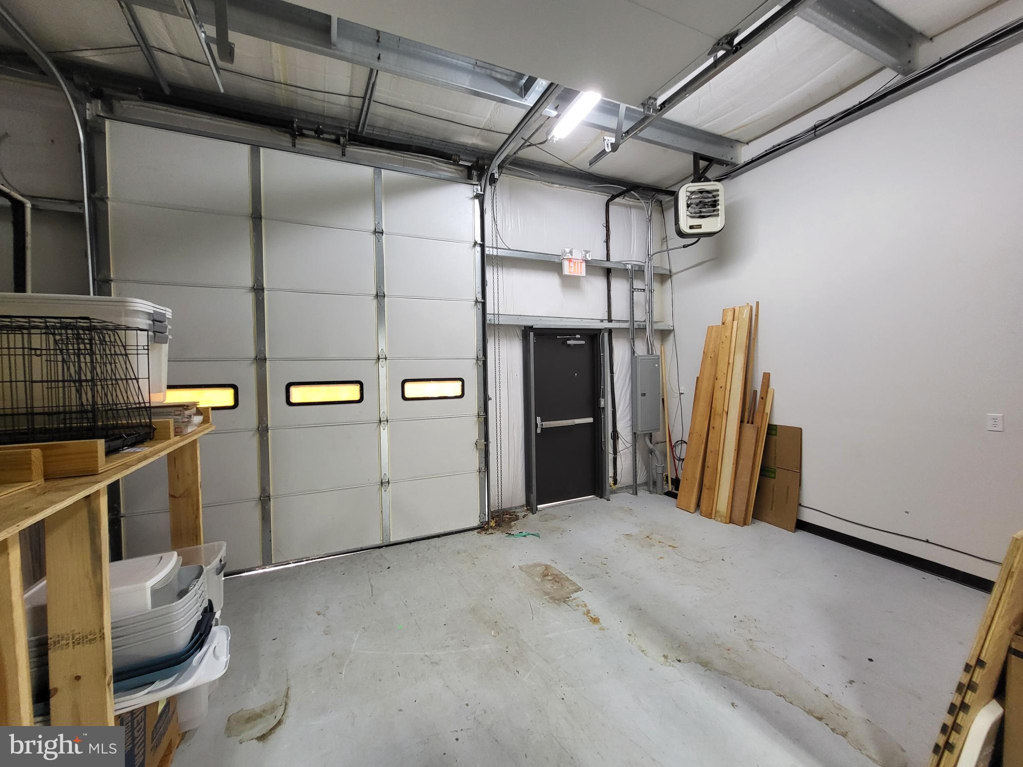 NR EASTON - Commercial Lease