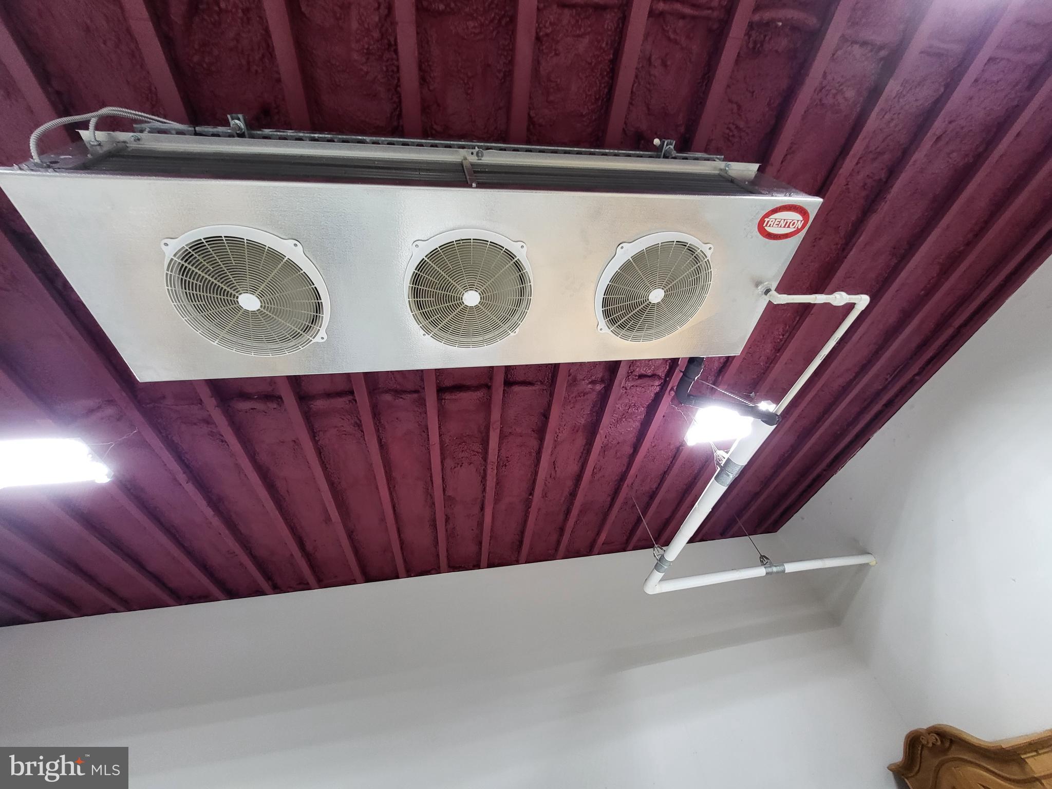 NR EASTON - Commercial Lease