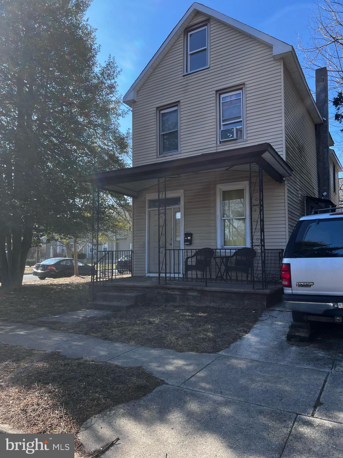 313 RACE STREET