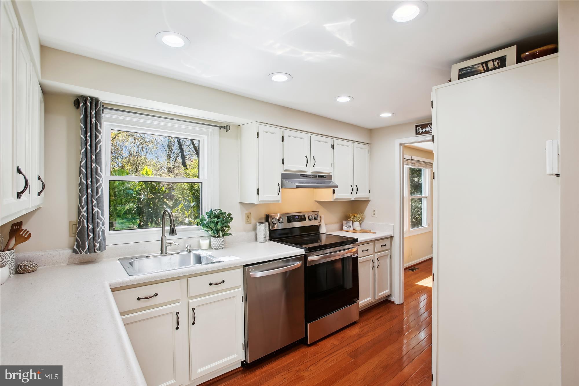 FOX MILL ESTATES - Residential