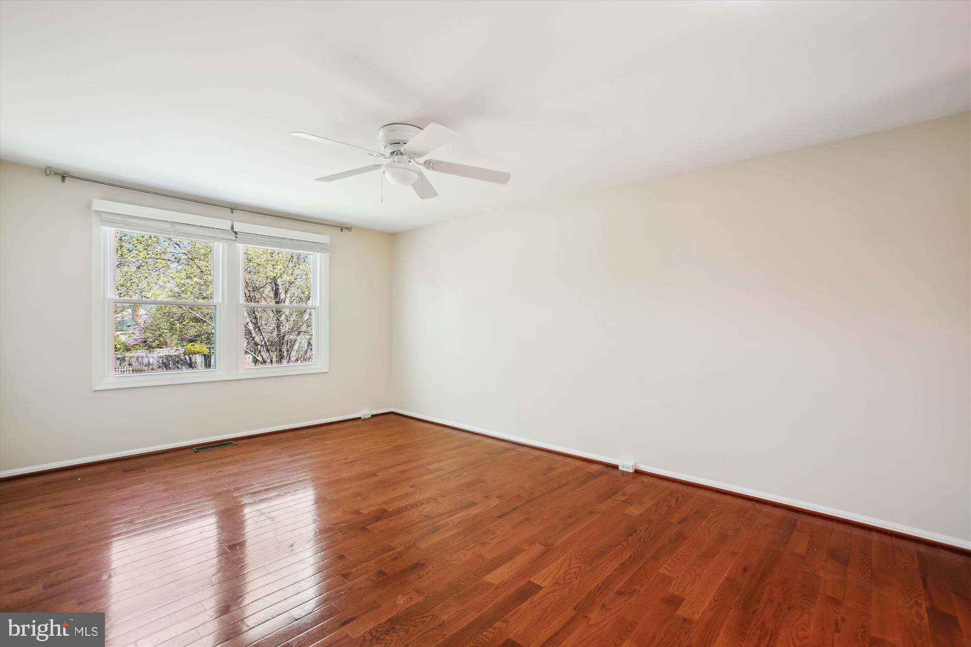 FOX MILL ESTATES - Residential