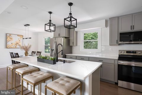 7677 MUELLER DRIVE GLEN BURNIE MD 21060