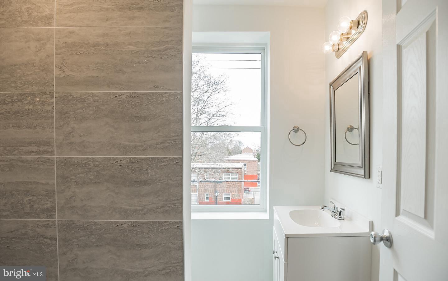 PHILADELPHIA (NORTHWEST) - Residential Income