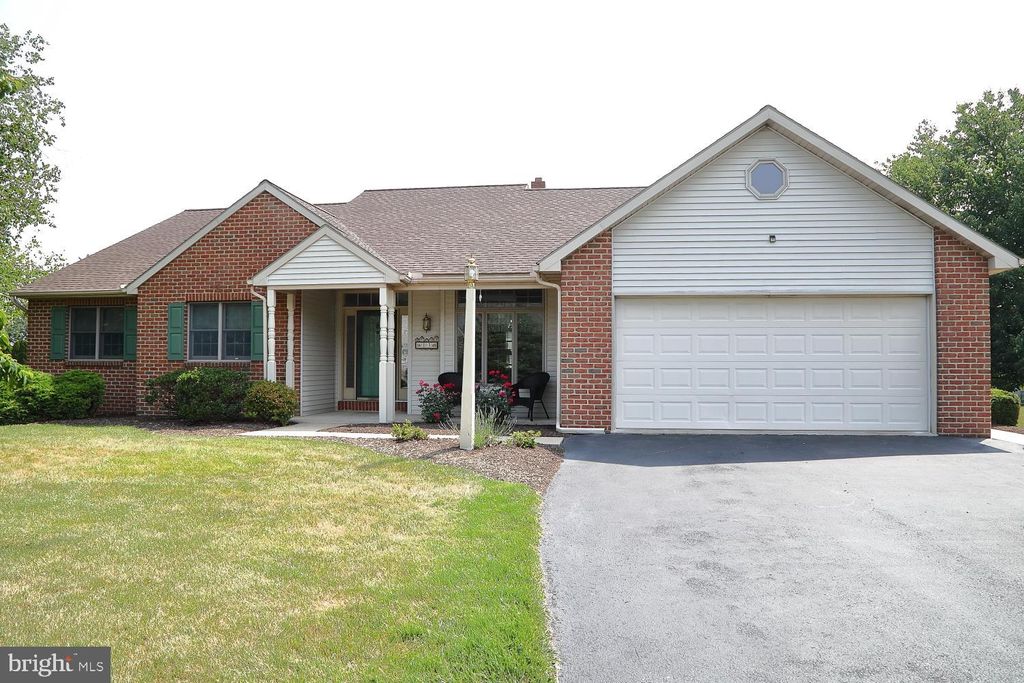 Photo of 13 VILLAGE DR, LITITZ, PA 17543 (MLS # PALA2036684)