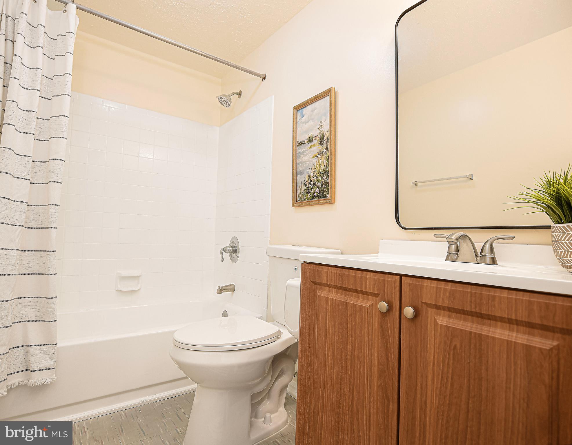 WEST SHORE - Residential