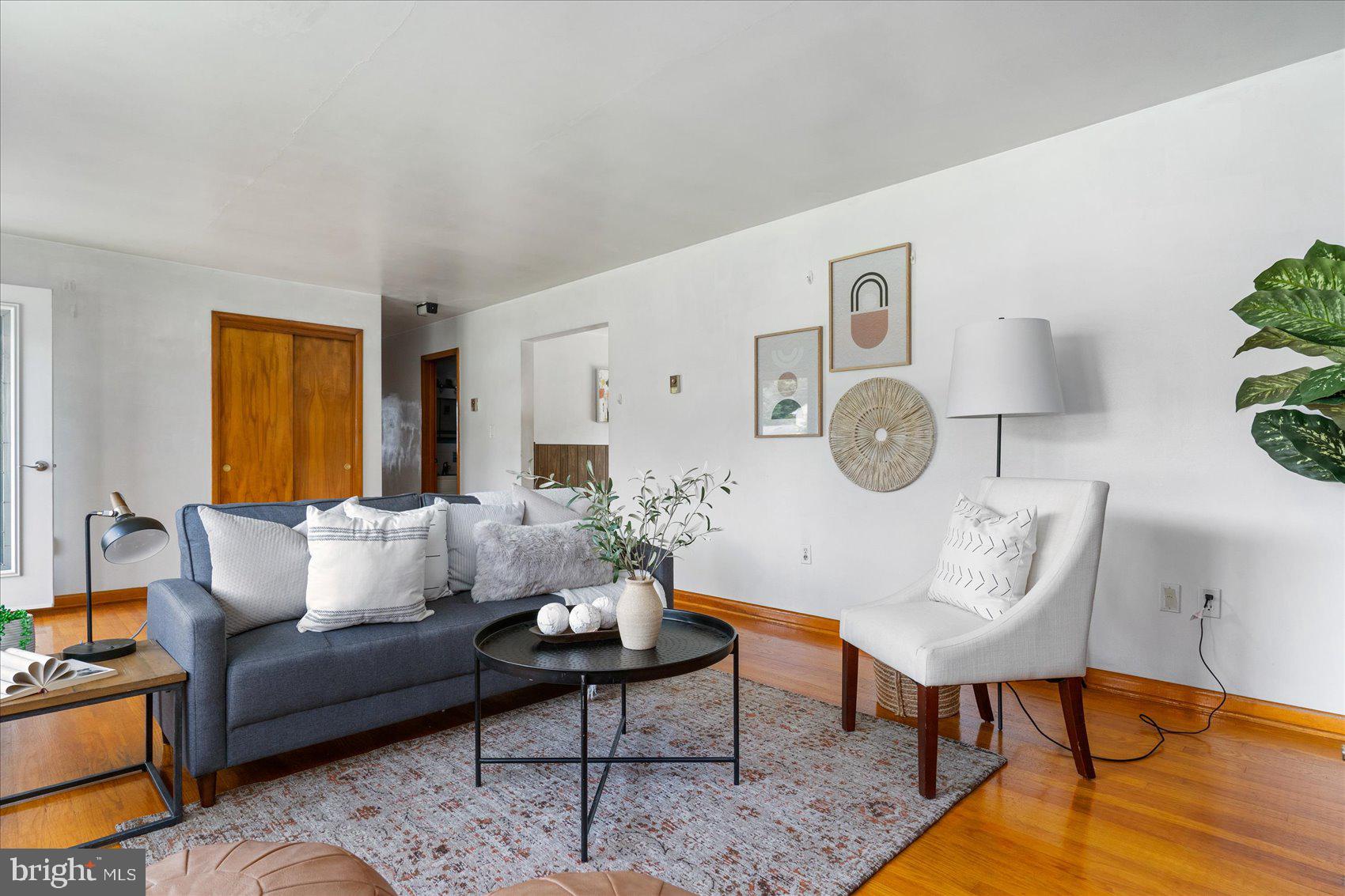 HAMPSTEAD - Residential