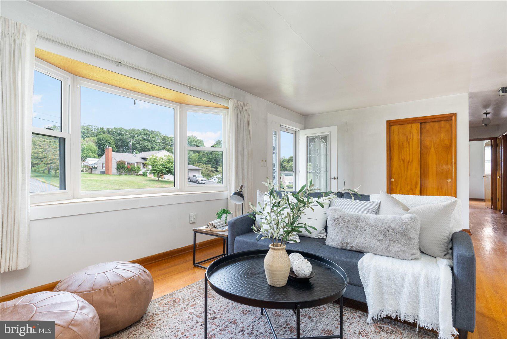 HAMPSTEAD - Residential